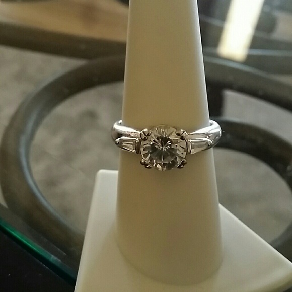 Estate Jewelry - Estate Gorgeous Ring Set in .925 Solid